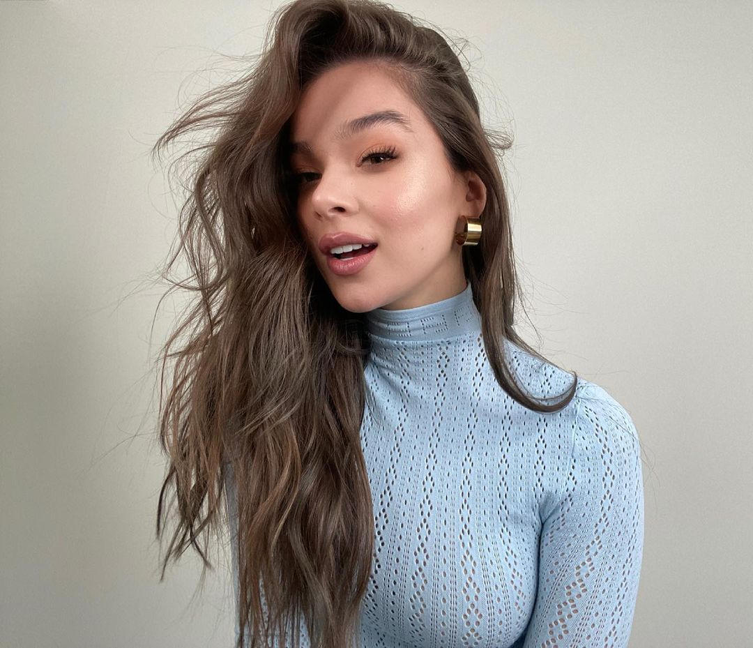 199928739_haileesteinfeld-___cnqzpogbee-___.jpg