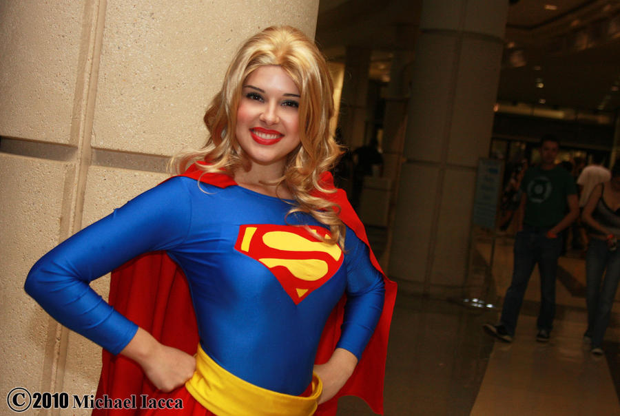 Supergirl_4_by_Insane_Pencil.jpg