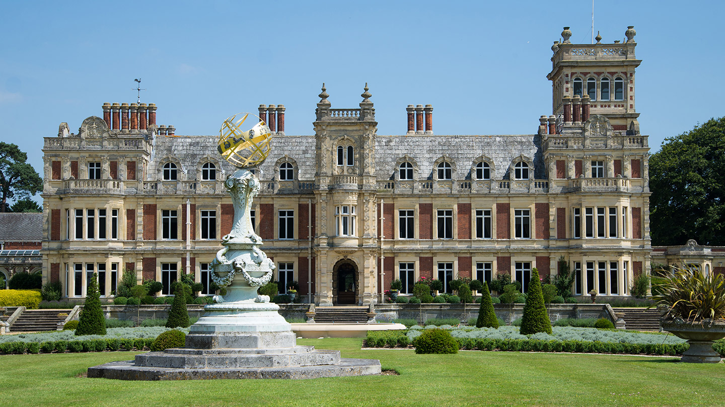 Somerleyton-hall-main-summer.jpg