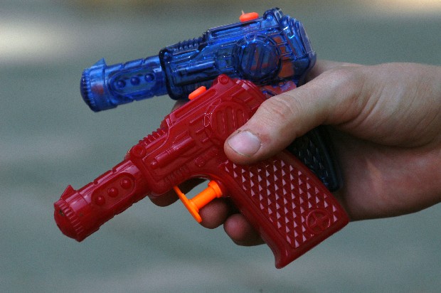 two%20guns%20sara.jpg