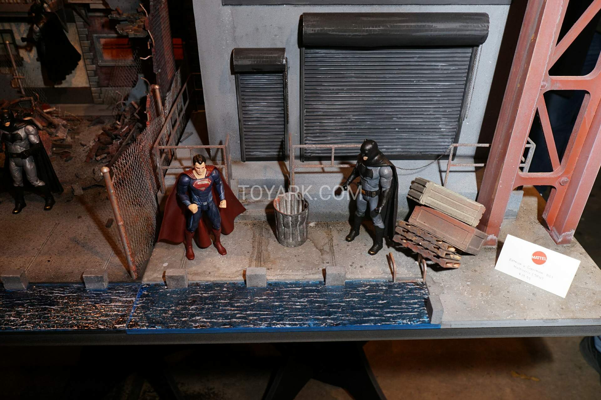 TF-2016-Mattel-Batman-v-Superman-001.jpg