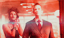 tumblr_o6odmeb1yw1tm9plgo8_r1_250.gif