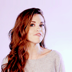 tumblr_nly18zeEDG1rshr5to4_r1_250.gif