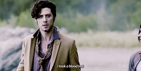 tumblr_okdtuja0LF1qg4e0wo1_540.gif