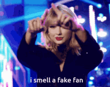 taylor-swift-fake-fan.gif