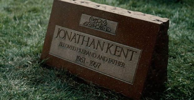 Man-of-Steel-Pa-Kent-Tombstone.jpg