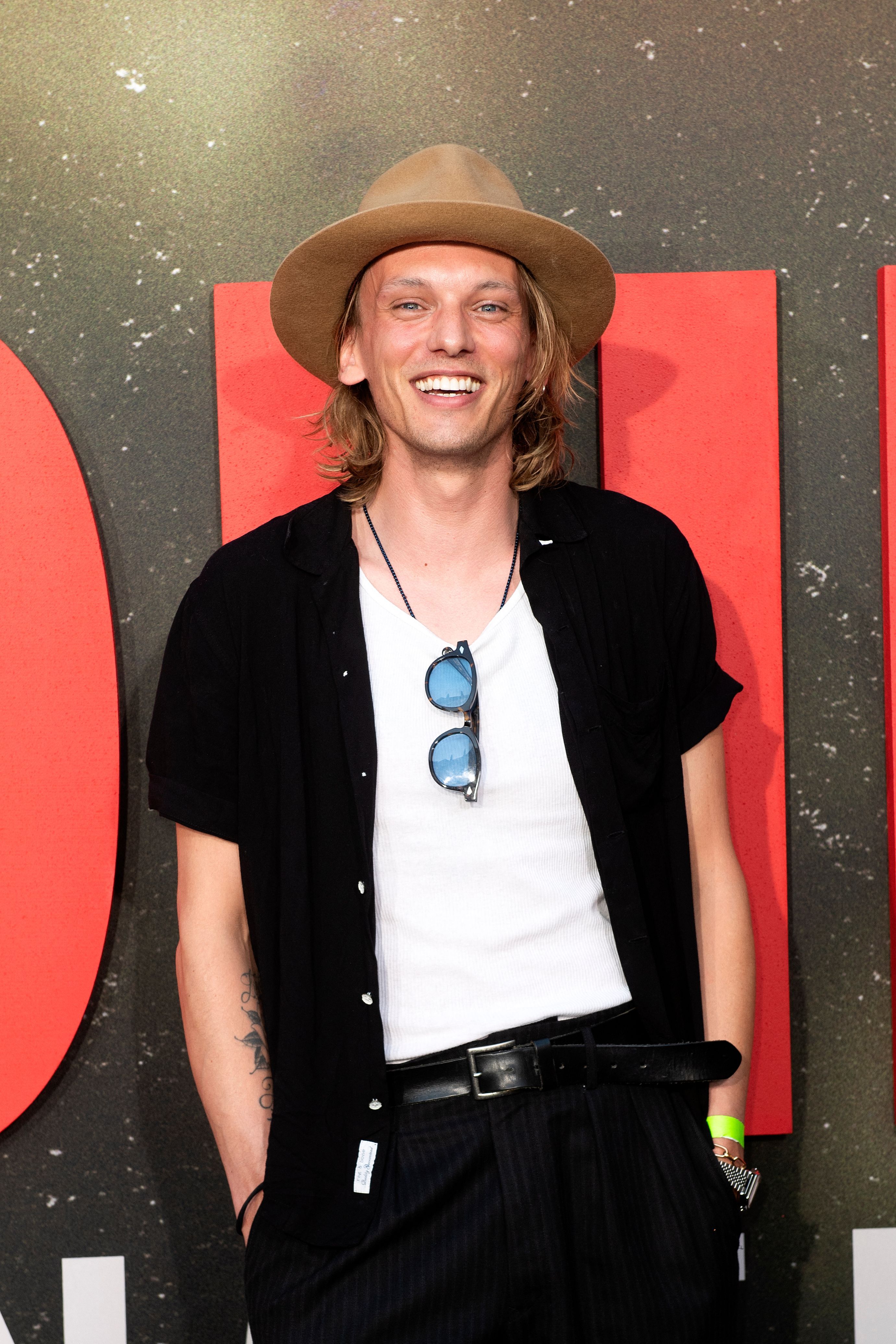 jamie-campbell-bower-1660558382.jpg