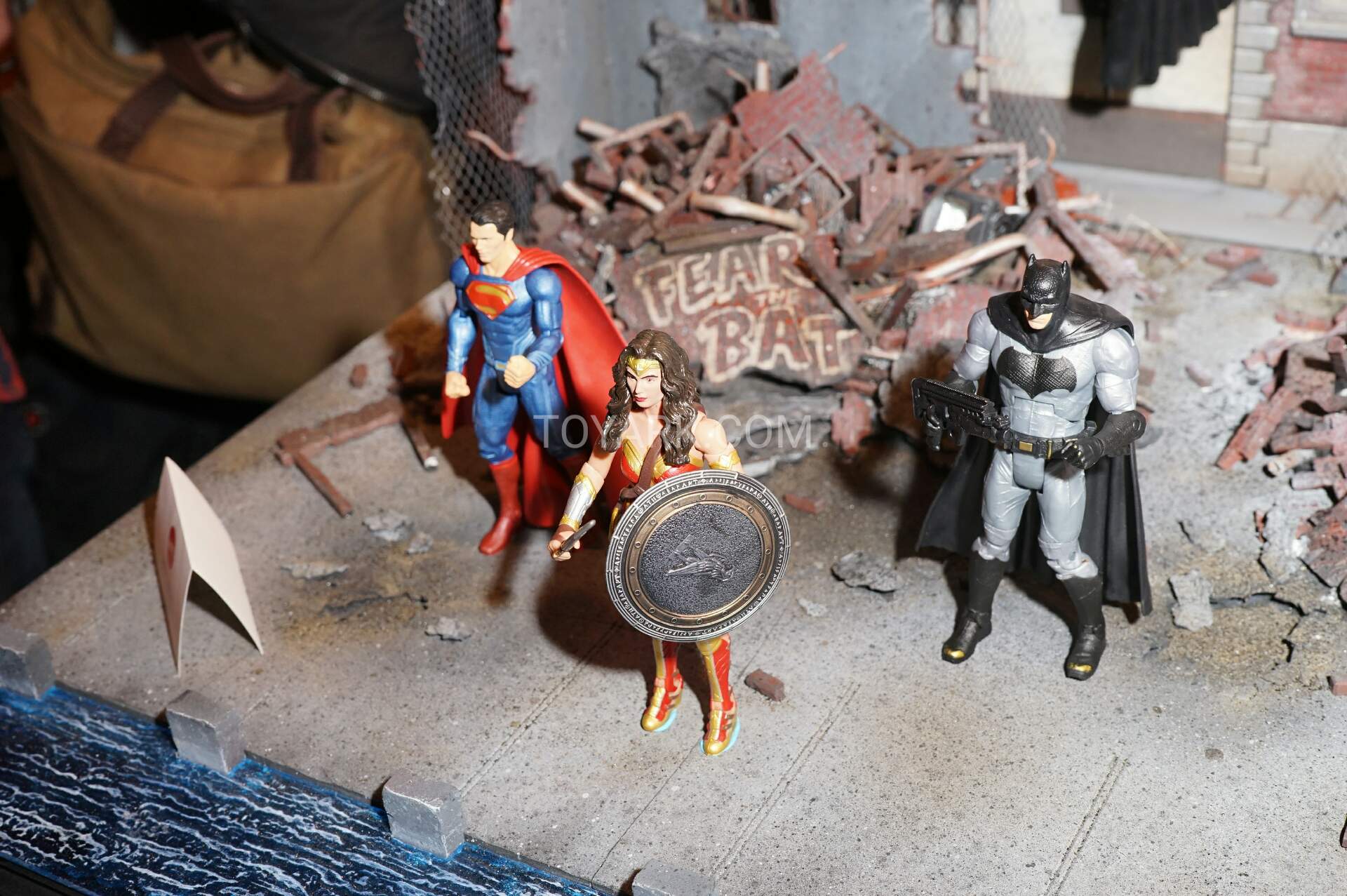TF-2016-Mattel-Batman-v-Superman-005.jpg