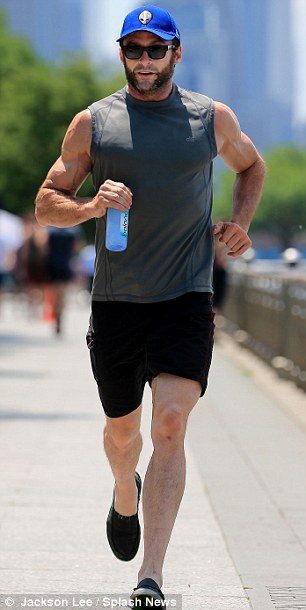 article-2334808-1A1D293B000005DC-649_306x610.jpg