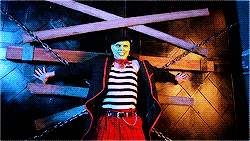 tumblr_my2issws1y1spk3foo8_r1_250.gif