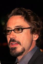 RobertDowneyJr008_250h.jpg