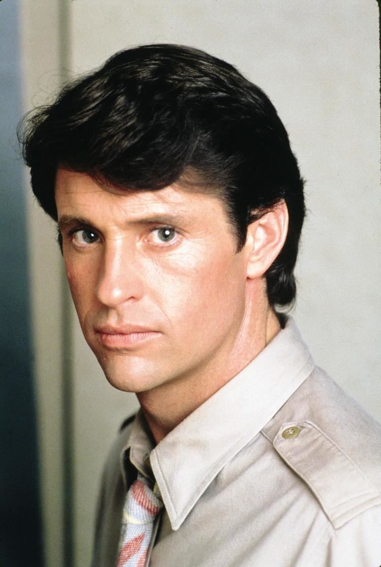 robert-hays-b0ed7b4b-c62f-475a-b260-41e2c4042da-resize-750.jpeg