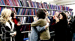 tumblr_n1kzz0xITV1roz5p1o2_r1_250.gif