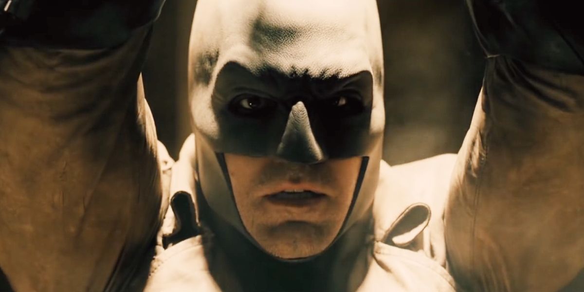 Batman-V-Superman-Trailer-Desert-Hostage.jpg