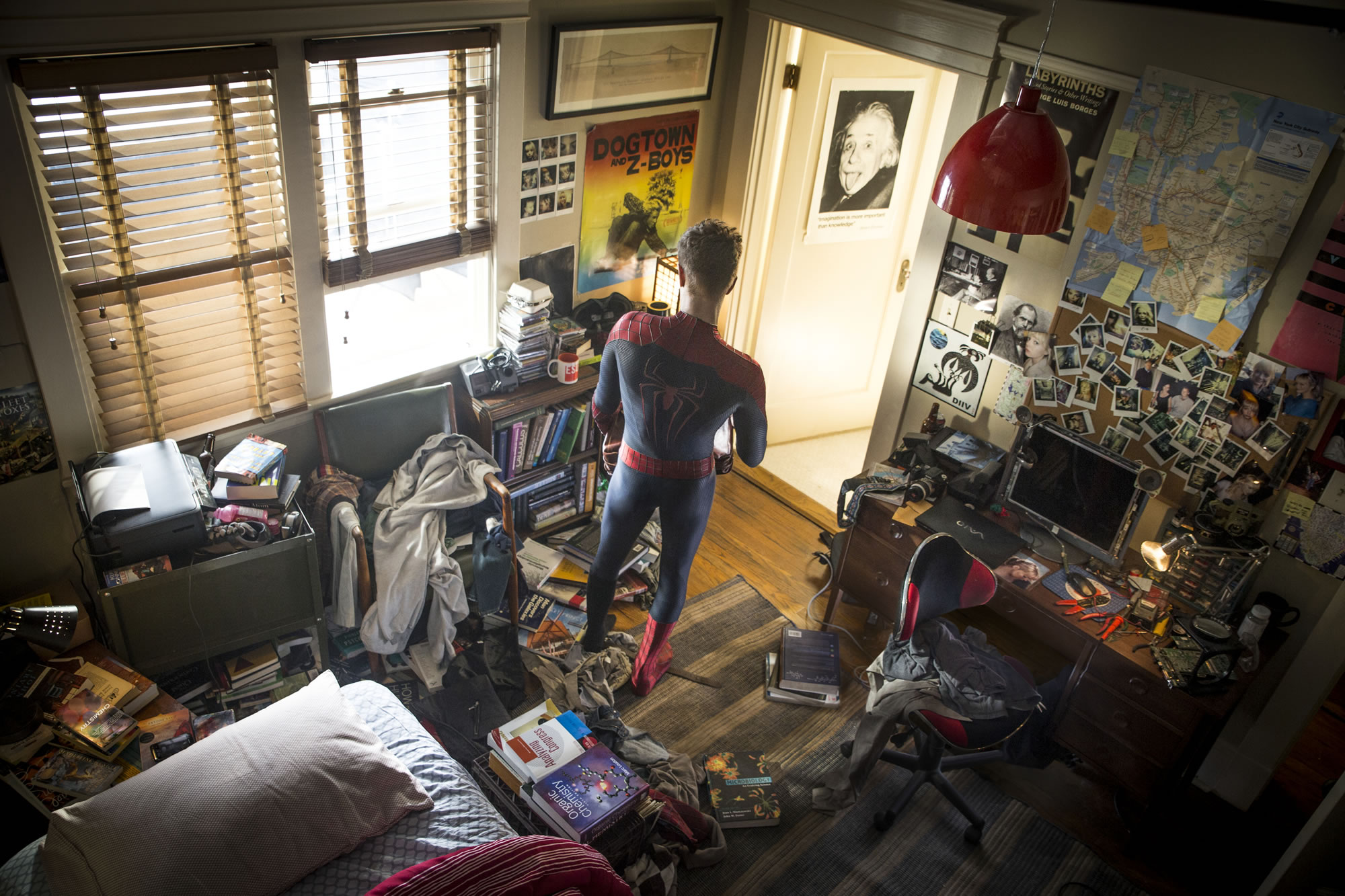 amazing-spider-man-2-bedroom.jpg