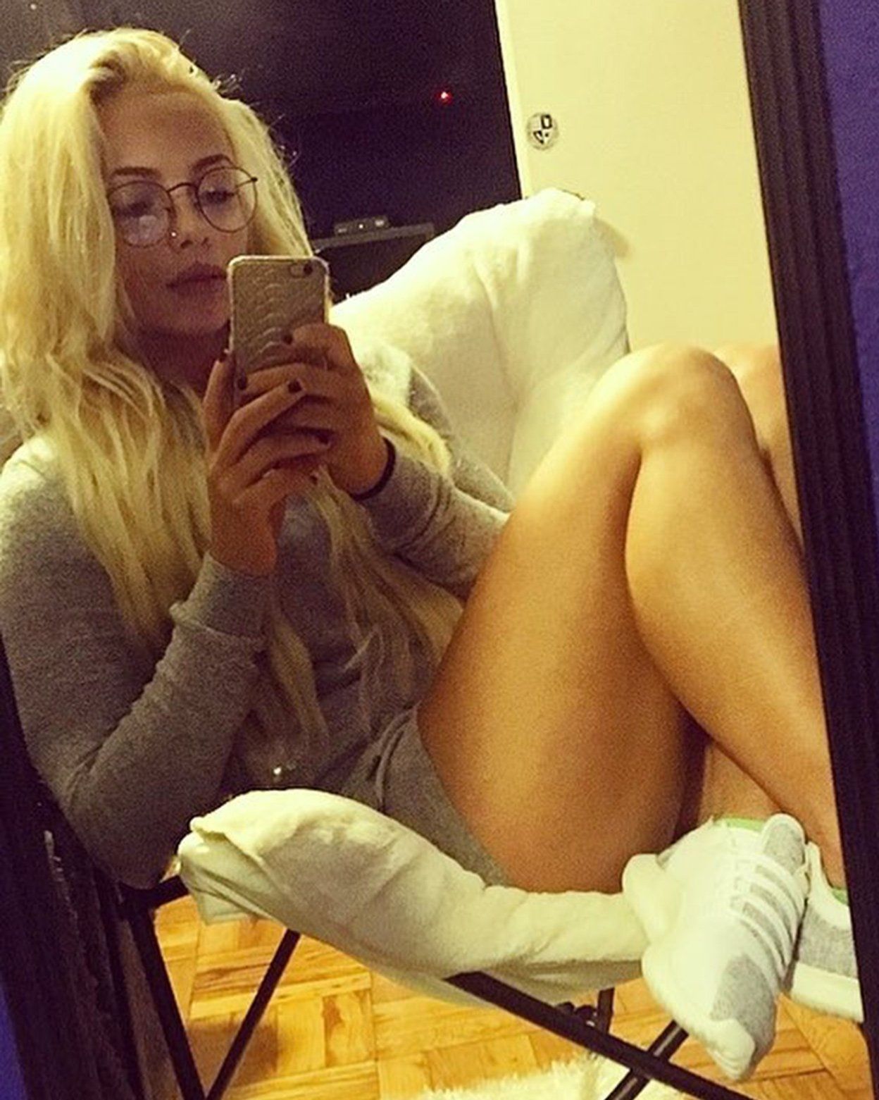 CKg2v8vz-Liv-Morgan-h.jpg