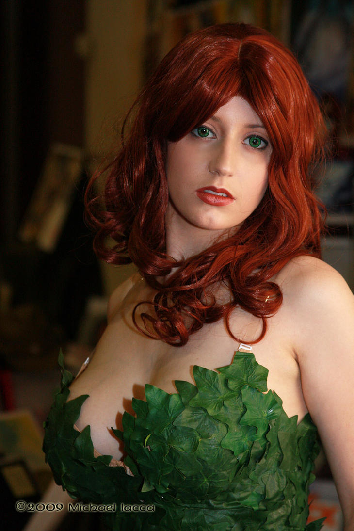 Abby_as_Poison_Ivy_by_Insane_Pencil.jpg
