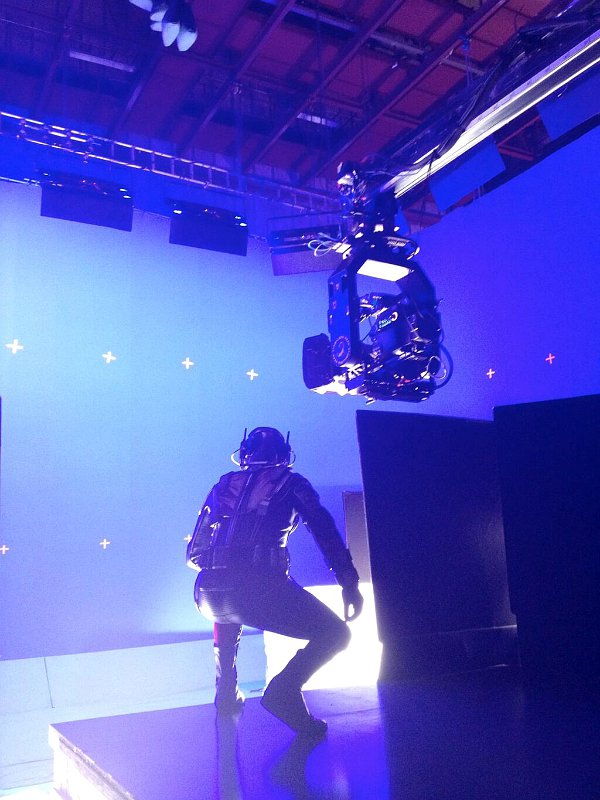 ant-man-revealed-in-behind-the-scene-photo.jpg