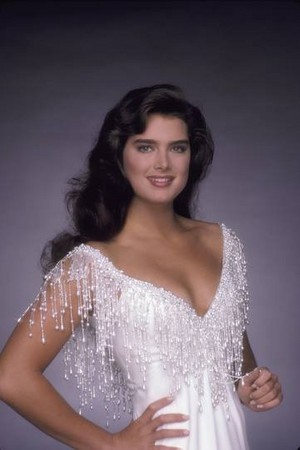 Brooke-Shields-brooke-shields-37181572-300-450.jpg