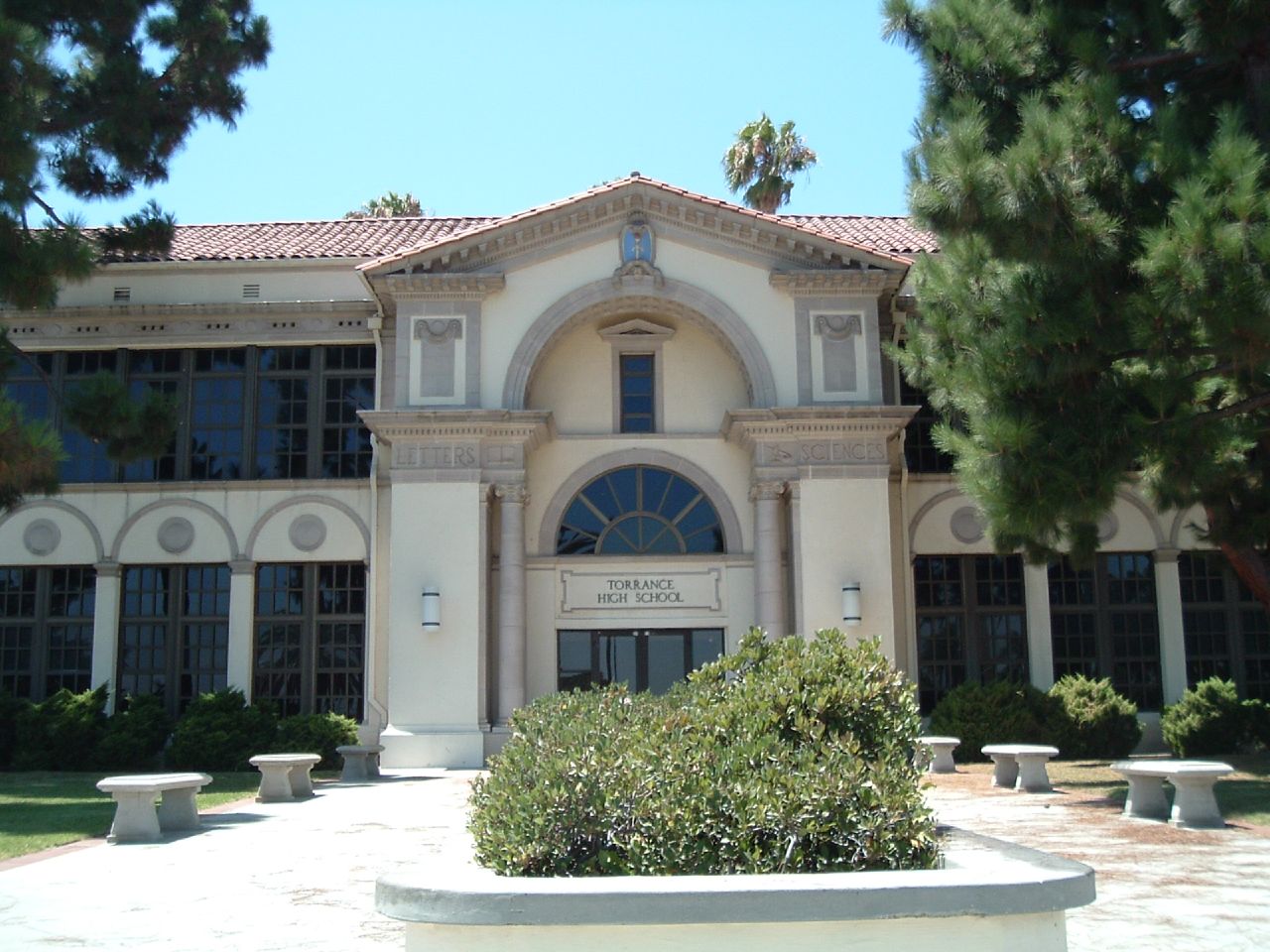 THS_facade.jpg