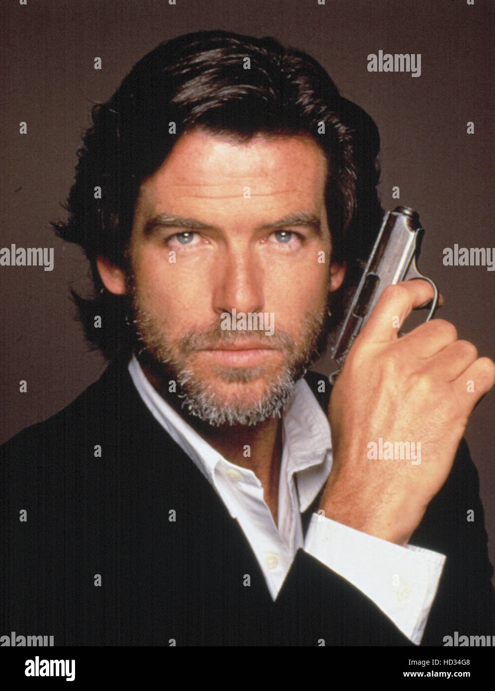 pierce-brosnan-as-james-bond-in-goldeneye-1995-HD34G8.jpg