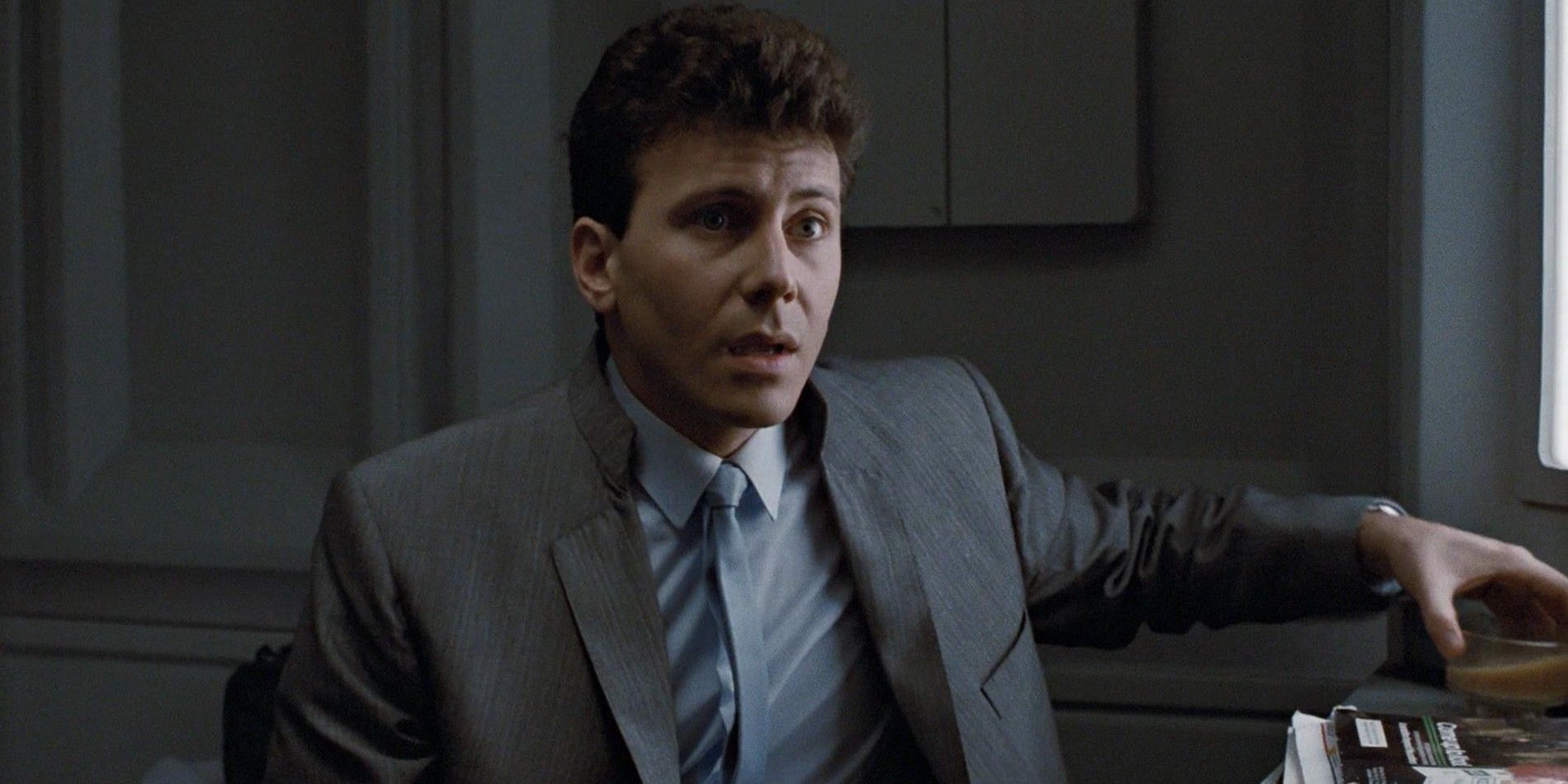 Paul-Reiser-as-Burke-in-Aliens.jpg