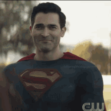 tyler-hoechlin-tyler-hoechlin-superman.gif