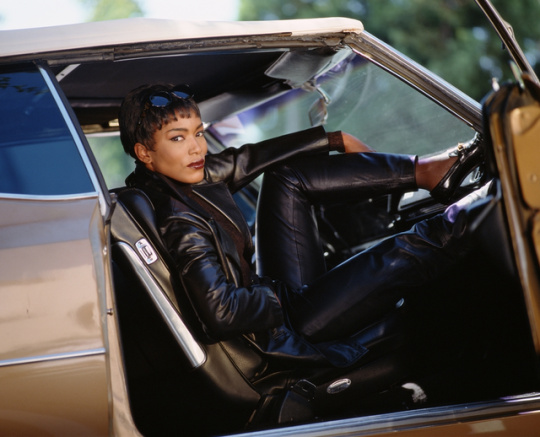 540full-angela-bassett.jpg
