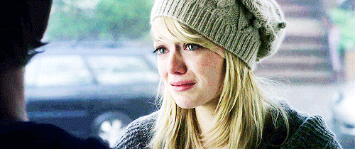 96b1cc3ebbc95402_emma-stone-crying.gif