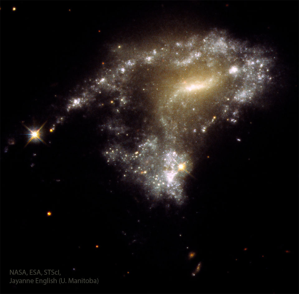 AM1054_Hubble_960.jpg