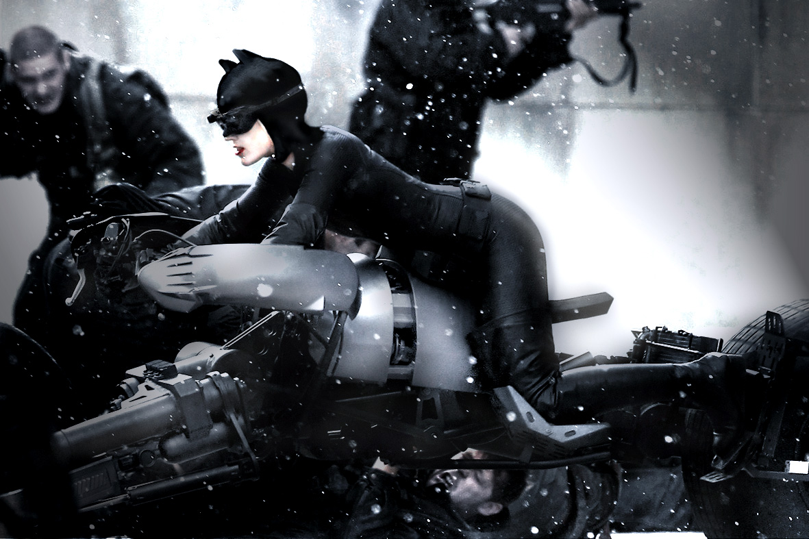 anne-hathaway-as-dark-knight-rises-catwoman-first-look-02+copia.jpg