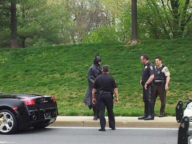 batman_stopped_by_cops3.jpg