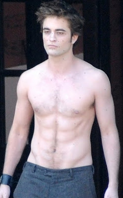 robert-pattinson-new-moon-shirtless-10.jpg