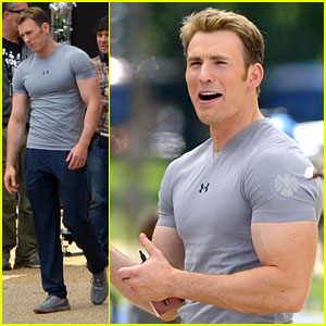 chris-evans-flaunts-huge-biceps-on-captain-america-set.jpg