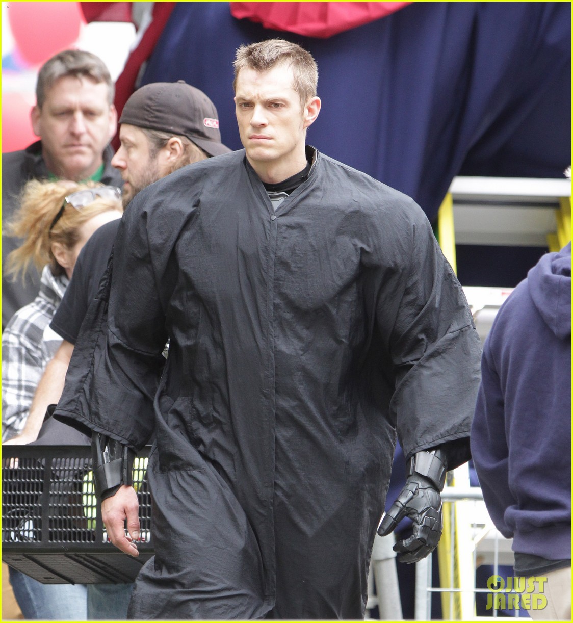 joel-kinnaman-robocop-introduction-scene-02.jpg