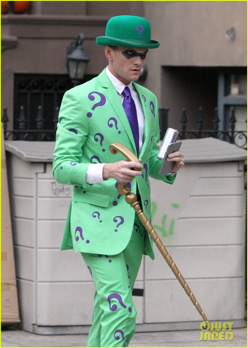 neil-patrick-harris-david-burtka-batman-villains-on-halloween-06.jpg