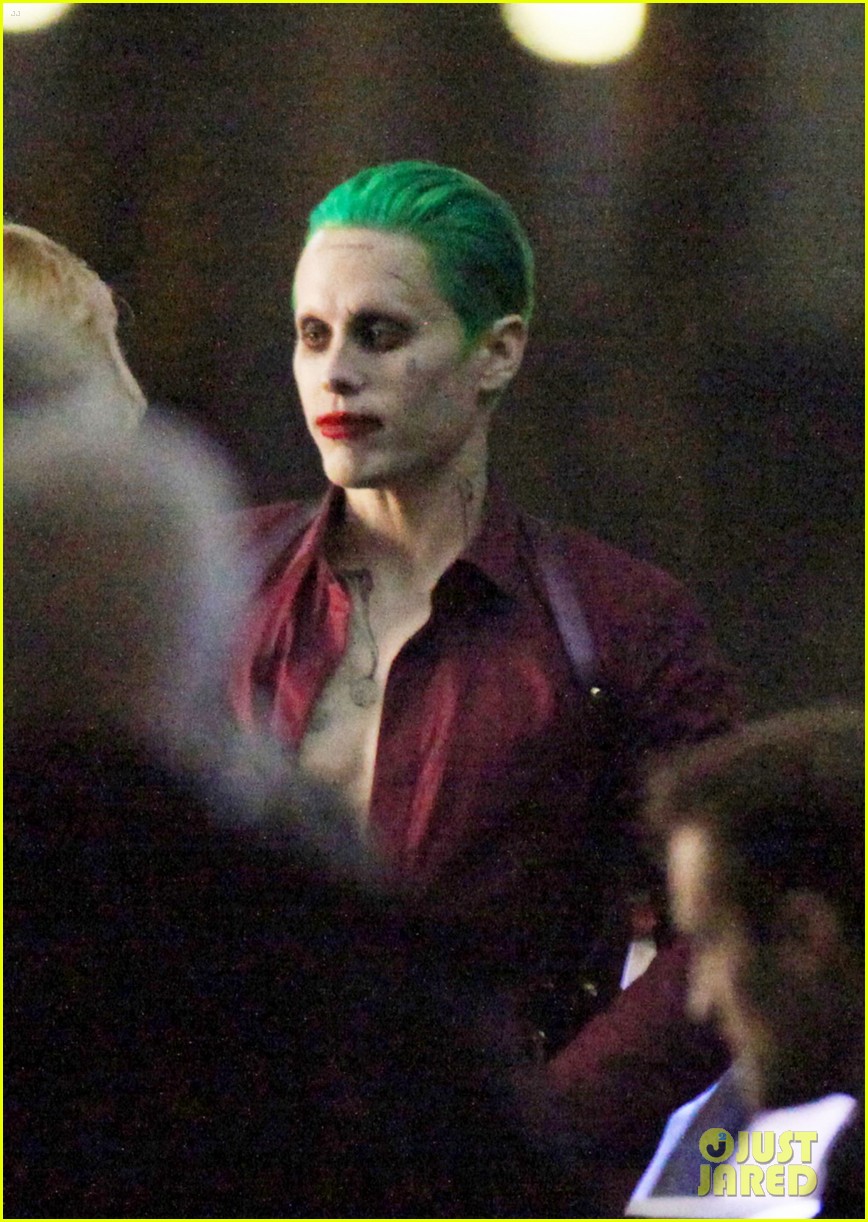 jared-leto-fights-kisses-margot-robbie-in-suicide-squad-04.jpg