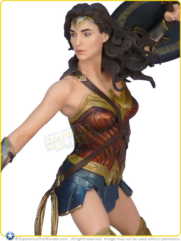 2017-DC-Collectibles-Wonder-Woman-Movie-Statue-Gal-Gadot-Amazon-Exclusive-P001.jpg
