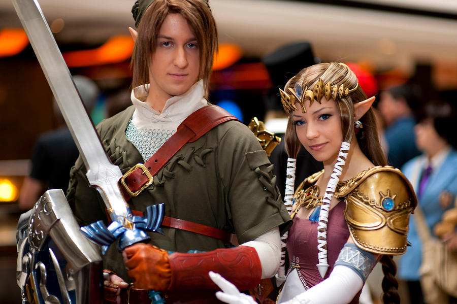 Link_and_Zelda_Acen_2010_by_Forcebewitya.jpg