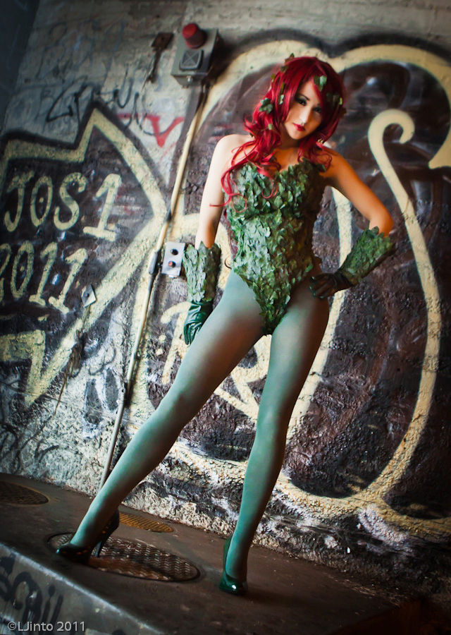 poison_ivy___batman_by_mostflogged-d4ifg1g.jpg