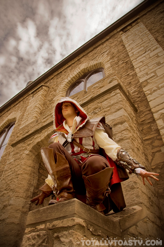 ezio_auditore_cosplay_by_forcebewitya-d34wts9.jpg