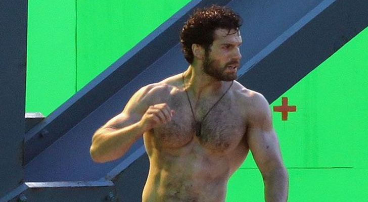 Henry-Cavill-Shows-Off-Body-Worthy-of-Man-of-Steel.jpg