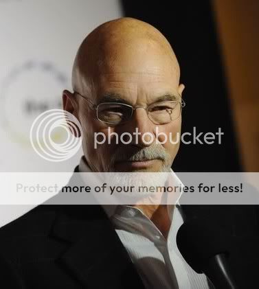 Patrick_Stewart_baldhairstyle.jpg