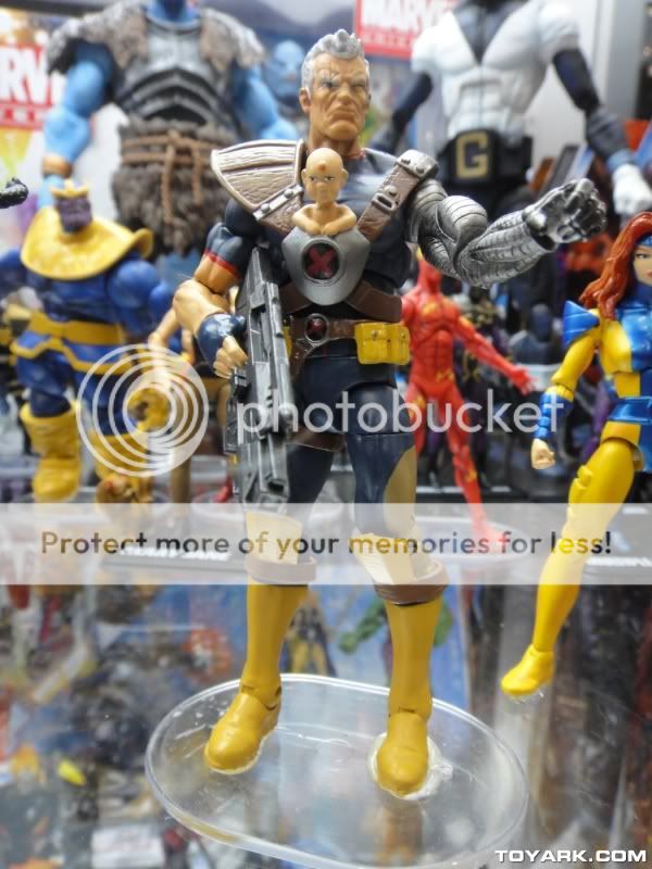 Marvel-Universe-Cable-with-Hope-4-2_1286676951.jpg