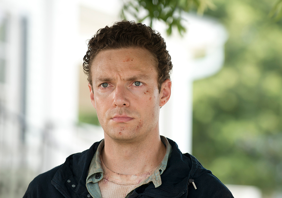 the-walking-dead-episode-605-aaron-Marquand-935.jpg