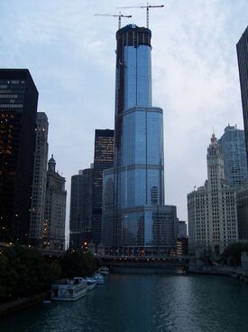 275px-Trump_hotel_chicago.jpg