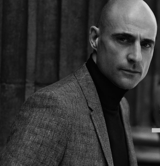 Mark-Strong-mark-strong-38420931-540-559.jpg