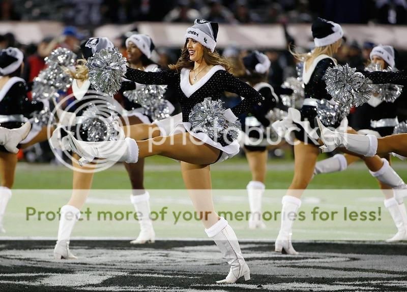 Oakland-Raiders-Raiderettes-cheerleaders-AP_213093119001_zpsqoeiyfwz.jpg