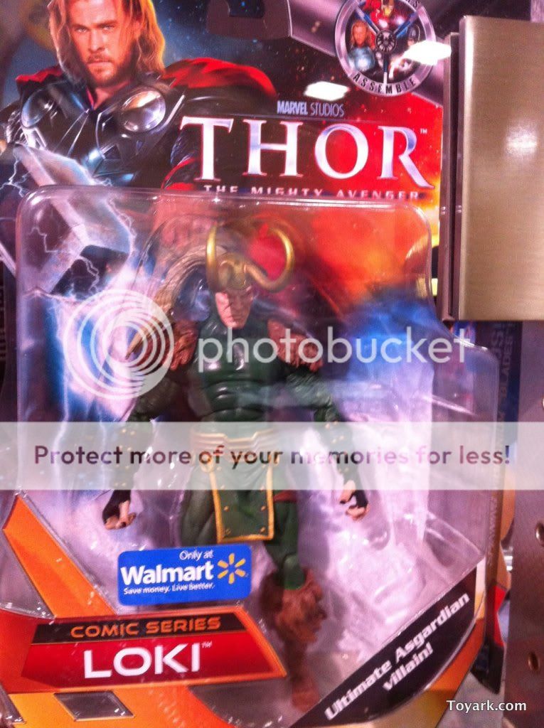 SDCC-2011-Hasbro-Walmart-Captain-America-Thor-6in-Exclusives-4_1311195073.jpg