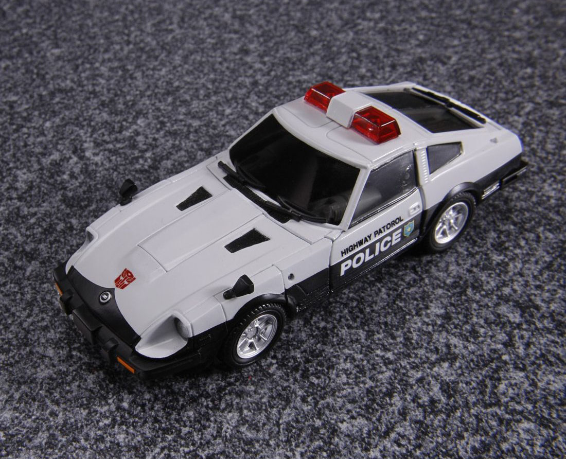 Transformers-Masterpiece-Prowl-Datsun-280ZX-04.jpg